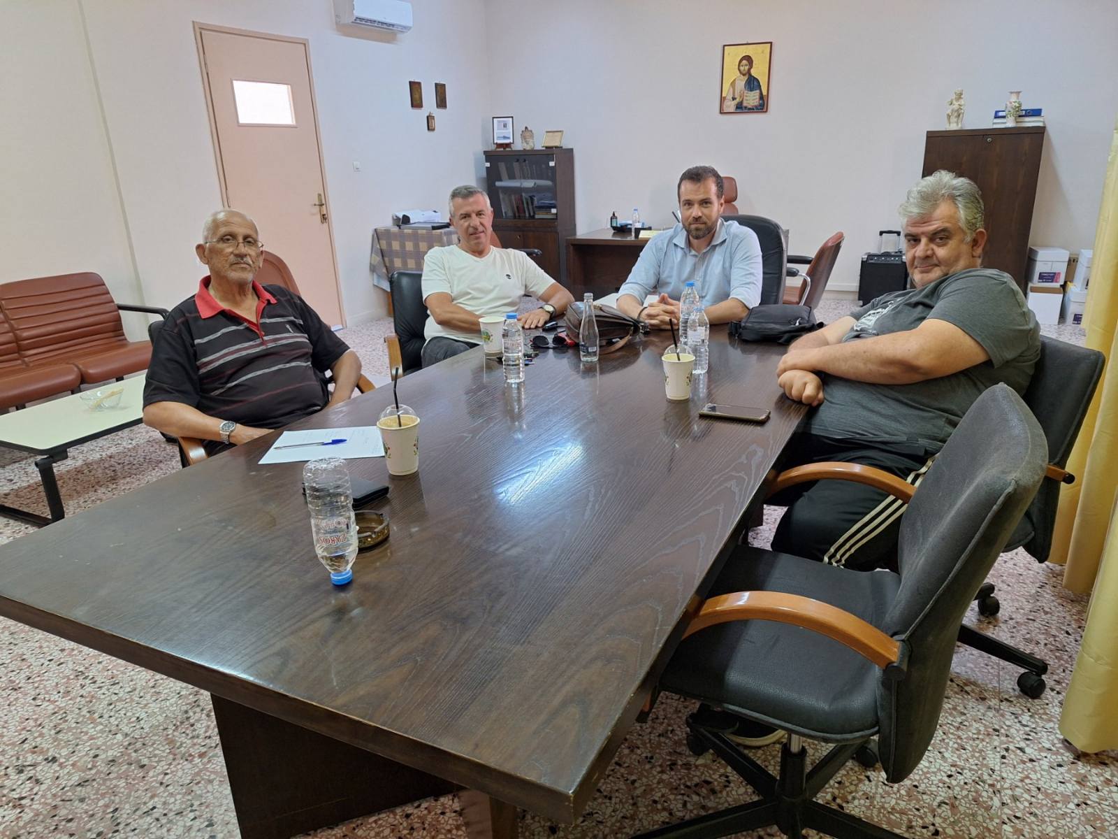 2024 6 13 Καρδάμαινα Κοινότητα συνάντηση Αντιδήμαρχοι.jpg
