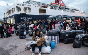 Στο λιμάνι του Πειραιά  69 μετανάστες και πρόσφυγες από τη Λέρο