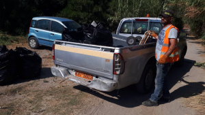 Υπηρεσία καθαριότητας Δήμου Κω - Καθάρισαν παραλία στην Λάμπη σε χρόνο dt μετά από ενημέρωση πολιτών για τεράστιο όγκο σκουπιδιών