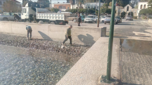 Παρέμβαση του Νίκου Μυλωνά για τις εργασίες δημιουργίας τοιχίου στην ακτή Βασιλέως Γεωργίου, μπροστά από το μνημείο του Αγνώστου Στρατιώτη