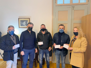 Ροταριανός Όμιλος Κω: Παράδοση 20 δωροεπιταγών στο τμήμα κοινωνικής πρόνοιας του Δήμου Κω