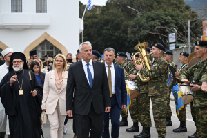 25η Μαρτίου: Η Επιμνημόσυνη δέηση στον Βωμό της Πατρίδας και η κατάθεση στεφάνων στο Ηρώο