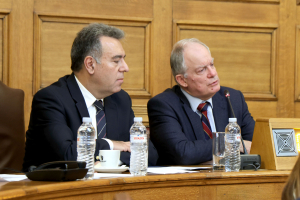 «Με ευρεία διακομματική πλειοψηφία και συναίνεση ο Μάνος Κόνσολας επανεξελέγη Πρόεδρος της Επιτροπής Περιφερειών της Βουλής»