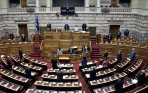 Βουλή: Ενός λεπτού σιγή στη μνήμη του Δ. Κρεμαστινού- Χορηγία 1 εκατ. ευρώ στο σωματείο «Δωδεκανησιακή Μέλισσα»