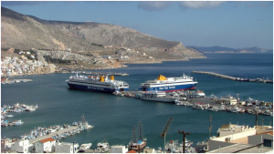 Μεταφέρονται 75 μετανάστες και πρόσφυγες από τη Κάλυμνο στον Πειραιά. Μόνο 25 μεταφέρθηκαν τη Δευτέρα από την Κω