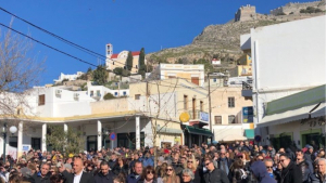 Η μεγάλη συγκέντρωση διαμαρτυρίας στη Λέρο, για το μεταναστευτικό