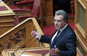 ΜΑΝΟΣ ΚΟΝΣΟΛΑΣ: «Να ενταχθoύν όλα τα Δωδεκάνησα στις άγονες περιοχές Α και Β΄ Κατηγορίας για να υπάρξουν κίνητρα για τους γιατρούς που θα υπηρετούν στα νησιά»