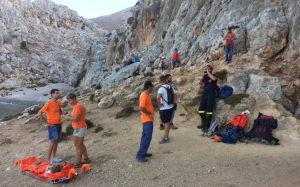 Επιχείρηση διάσωσης και μεταφοράς 59χρονου Γερμανού που τραυματίστηκε στην περιοχή Συκάτης Καλύμνου.