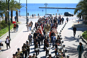 Ο Εσπερινός της Αγάπης στην Κω - Με λαμπρότητα η λιτάνευση της εικόνας της Αναστάσεως