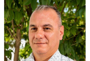 Σταύρος Μαρίνος: Πλήρης Αδιαφορία του Δήμου για τα Σχολεία - Ποιος θα Αναλάβει την Ευθύνη;