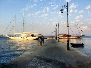 Προχωράει η ανάπλαση της χερσαίας ζώνης στην προβλήτα ΑΚΤΑΙΟΝ στο λιμάνι της Κω