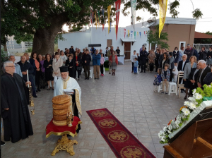 Γέμισε και φέτος με πιστούς η αυλή του Αγίου Γεωργίου του Κεφάλα στη Χαλικούρα