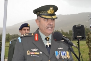Διατηρούνται στο βαθμό του Ταξίαρχου ο Διοικητής της 80 ΑΔΤΕ Ναζίφης Λάμπρος και ο Ταξίαρχος Διαβιβάσεων Χούπης Δημήτριος