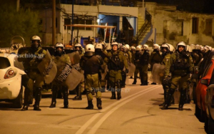 Η λιτή ανακοίνωση της αστυνομίας, για τη μεταφορά μηχανημάτων συνοδεία των ΜΑΤ, σε Μυτιλήνη και Χίο για την κατασκευή κλειστών κέντρων