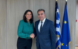 Συνάντηση του Μάνου Κόνσολα με την Υπουργό Εργασίας κα. Κεραμέως για τη στήριξη των εποχικών εργαζομένων στον τουρισμό και στην εστίαση