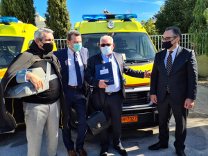 Δώδεκα ασθενοφόρα μικρού όγκου που χρηματοδότησε η Περιφέρεια, παραδόθηκαν στα μικρονήσια του Νοτίου Αιγαίου