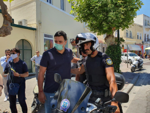 Β. Κικίλιας προς αστυνομικούς στην Κω - &#039;&#039;Δεν σας ξεχνώ&#039;&#039;