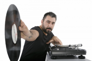 O Dj Funky C ,από τον POWER FM 100, την Κυριακή 11 Αυγούστου στο Ammos. Powered by Kosnews24