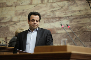 Ν. Σαντορινιός: Η Κυβέρνηση πρέπει να διαχειριστεί με σοβαρότητα το προσφυγικό στα νησιά