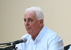 Καΐσερλης Κώστας: Χθες στα παγκάκια του Κάστρου ήρθαν ο Νέγρος με την Σταματία και την λουλού