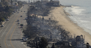 Σαν βομβαρδισμένο το Λος Άντζελες, στους 24 οι νεκροί