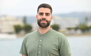 Γιώργος Χασαπλαδάκης: Το θέατρο του παραλόγου!