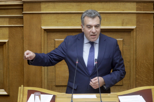 ΜΑΝΟΣ ΚΟΝΣΟΛΑΣ: «17 προγράμματα κατάρτισης και εκπαίδευσης για μελισσοκόμους στα Δωδεκάνησα»