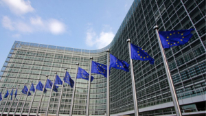 Μεταναστευτικό: Διευκρινίσεις για τον πλωτό φράχτη περιμένει η Κομισιόν