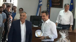 Στην Κάρπαθο για το Σαββατοκύριακο ο πρωθυπουργός - Ανακηρύχθηκε επίτιμος δημότης. ΦΩΤΟ