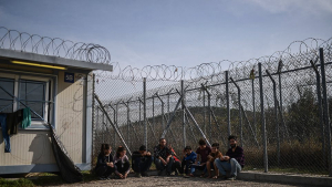 Πέτσας - Στεφανής ανακοινώνουν αύριο το κυβερνητικό σχέδιο για το μεταναστευτικό