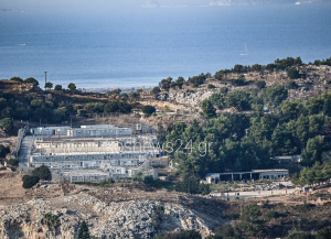 Μεγάλη επιχείρηση της αστυνομίας στο HOT SPOT στην Κω, τη Δευτέρα - Βρέθηκαν αυτοσχέδια μαχαίρια, ρόπαλα κλπ