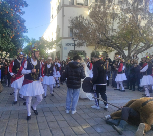 Οι Πόντιοι ξεσήκωσαν με μουσική και χορό την πόλη της Κω