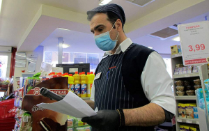 Υποχρεωτική από το Σάββατο η μάσκα στα σούπερ μάρκετ για εργαζομένους και καταναλωτές