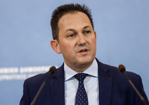 Κυβερνητικός εκπρόσωπος για τα κλειστά κέντρα μεταναστών στα 5 νησιά: Ενήμεροι για τις κινήσεις της κυβέρνησης όλοι οι τοπικοί παράγοντες, περιφερειάρχες, δήμαρχοι και βουλευτές