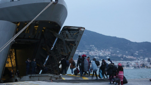 Νότης Μηταράκης: Από σήμερα ξεκινούν οι μεταφορές μεταναστών σε Σέρρες και Μαλακάσα