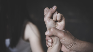Σοβαρό περιστατικό ενδοοικογενειακής βίας σε χωριό της Κω - Μεταφέρθηκε στο νοσοκομείο της Κω το θύμα. Συνελήφθη ο δράστης
