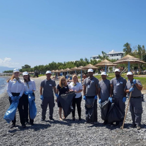 Το προσωπικό του OCEANIS στο Ψαλίδι, καθάρισε την ακτή με αφορμή την Παγκόσμια Ημέρα Περιβάλλοντος