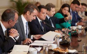 Μαξίμου: Το πρόβλημα είναι μεταναστευτικό και όχι προσφυγικό –  Oι αποφάσεις του υπουργικού