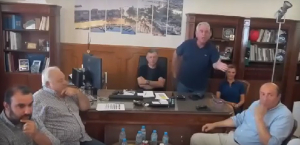 Ξεσπάθωσε ο Π. Αβρίθης στη τηλεδιάσκεψη με τον Υπουργό Υγείας - Σηκώθηκε όρθιος ζητώντας να προχωρήσει άμεσα το σχέδιο για τους ιδιώτες γιατρούς στο νοσοκομείο. BINTEO