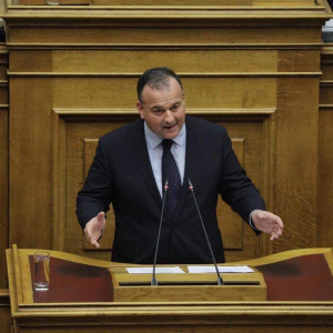 Φόρος τιμής του Ιωάννη Παππά από το βήμα της Βουλής στον Δημήτρη Κρεμαστινό - Η ομιλία του για το νομοσχέδιο του Υπ. Μετανάστευσης