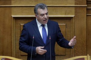 ΜΑΝΟΣ ΚΟΝΣΟΛΑΣ: «Να προσλαμβάνονται εγκαίρως οι εποχικοί υπάλληλοι στους Δήμους που αποτελούν τουριστικό προορισμό»