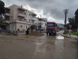 Γέμισαν λάσπες δρόμοι στην Κω από την κακοκαιρία. Κλειστοί δρόμοι. Δείτε φωτογραφίες &amp; βίντεο