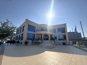 Το κτίριο όπου στεγαζόταν η ΚΩΑΝ προτάθηκε για να φιλοξενήσει τους δασκάλους και τους μαθητές του 3ου Δημοτικού Σχολείου Κω
