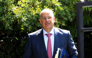 «Πολιτικό» διάβημα Δένδια στον Τούρκο πρέσβη για τις μεταναστευτικές ροές