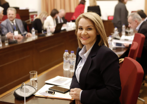 Μίκα Ιατρίδη: Στήριξη του τοπικού και περιφερειακού τύπου με την παράταση δημοσίευσης των διακηρύξεων