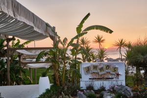 Το Ammos Beach Bar γιορτάζει 5 χρόνια λειτουργίας και μας &#039;&#039;μαγεύει&#039;&#039; - Δείτε πανέμορφα φωτογραφικά στιγμιότυπα