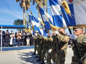 Δείτε φωτογραφίες από την παρέλαση του στρατού στην Κω, για την 7η Μαρτίου