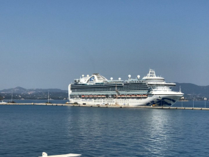 Διαψεύδονται τα δημοσιεύματα για καραντίνα σε κρουαζιερόπλοιο στην Ελλάδα, το οποίο πέρασε και από την Ρόδο