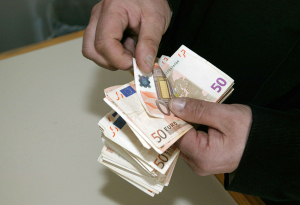 Έναρξη υποβολής αιτήσεων για τη λήψη των 800 ευρώ για τους οικοδόμους, δασεργάτες κ.ά.