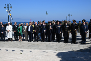 Η επιμνημόσυνη δέηση στο Βωμό της Πατρίδας και η κατάθεση στεφάνων στο Ηρώο για την επέτειο της Ενσωμάτωσης της Δωδεκανήσου